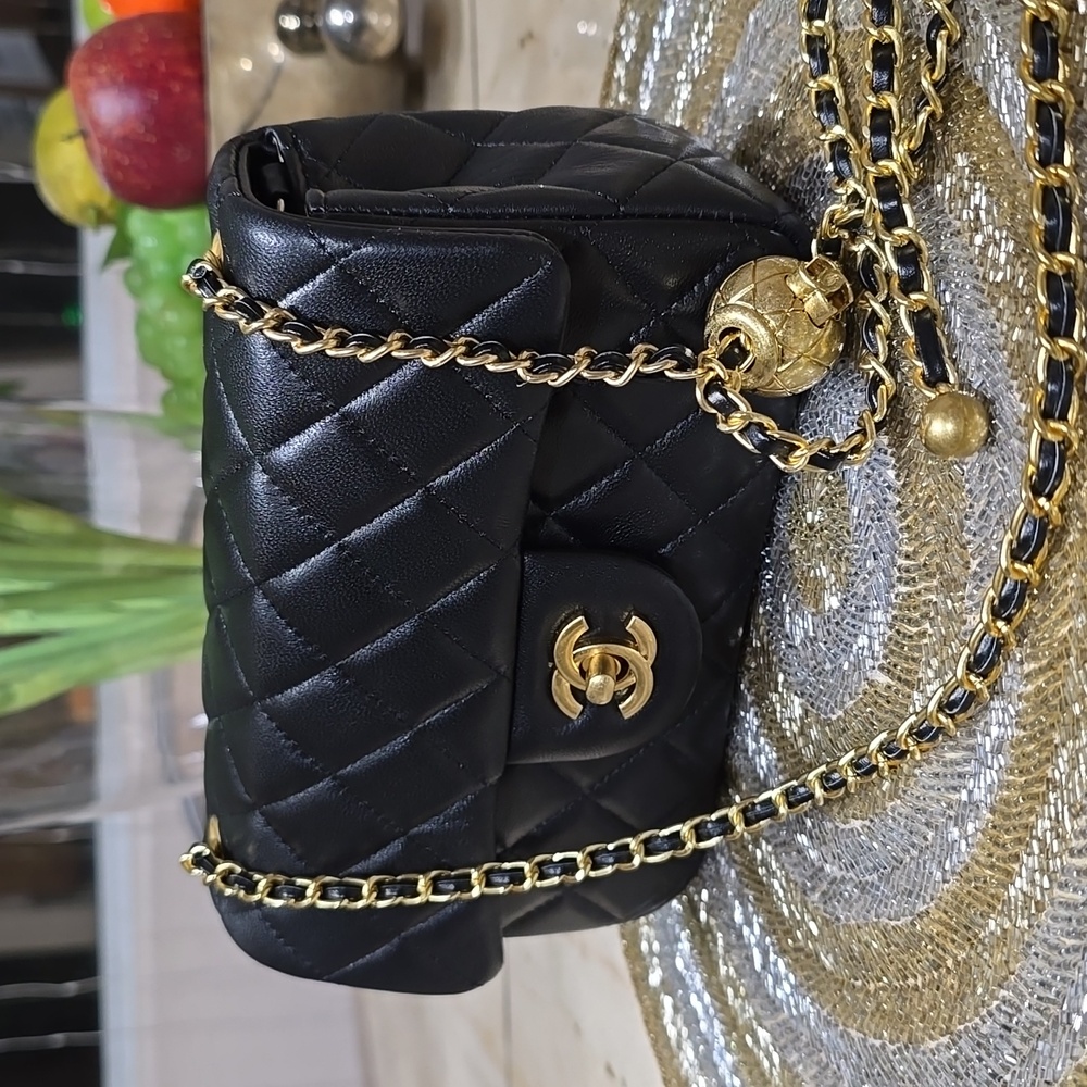 CHANEL QUILTED LEATHER FLAP BAG